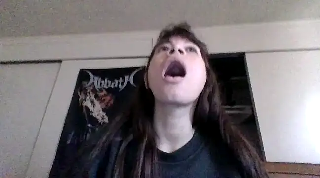 Snapshot of petitedoll29 chatting on 12-01-24, 08:03 petitedoll29 online show from 12-01-24, 08:03