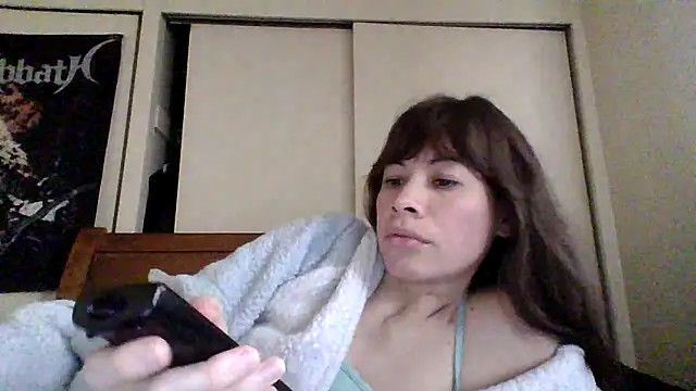 Snapshot of petitedoll29 chatting on 12-13-24, 11:17 petitedoll29 online show from 12-13-24, 11:17