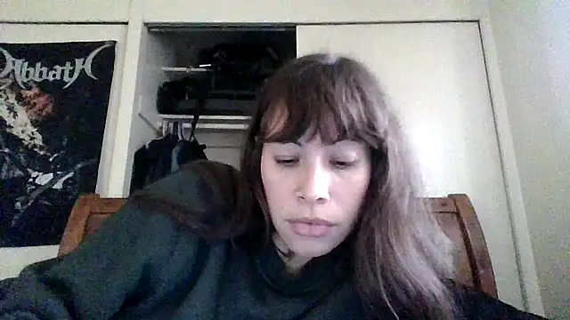 Snapshot of petitedoll29 chatting on 12-06-24, 10:57 petitedoll29 online show from 12-06-24, 10:57