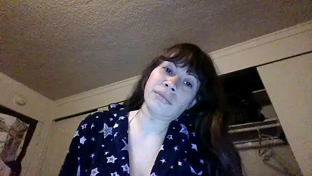 Snapshot of petitedoll29 chatting on 12-06-24, 04:19 petitedoll29 online show from 12-06-24, 04:19