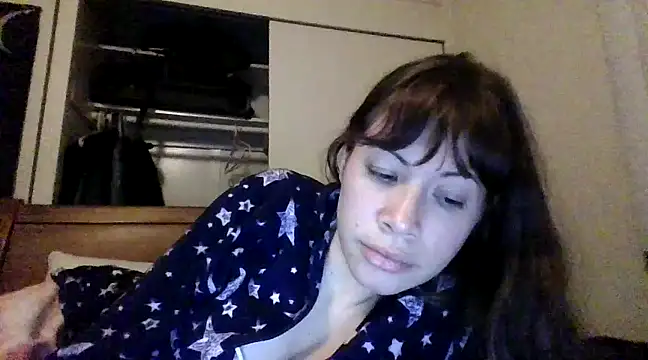 Snapshot of petitedoll29 chatting on 12-06-24, 07:26 petitedoll29 online show from 12-06-24, 07:26