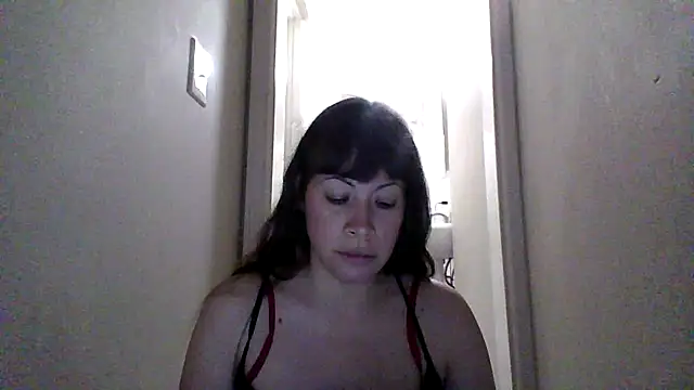 Snapshot of petitedoll29 chatting on 10-27-25, 12:11 petitedoll29 online show from 10-27-25, 12:11