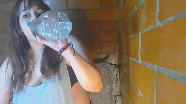 jenniferS  online show from 03-09-25, 07:23