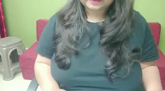 Snapshot of yoursnishaa chatting on 12-18-24, 05:00 yoursnishaa online show from 12-18-24, 05:00