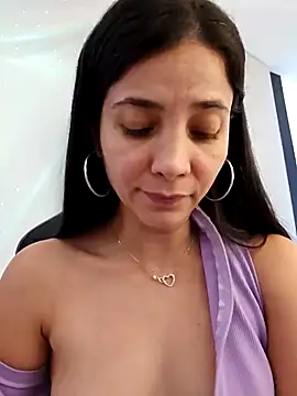 Snapshot of miaeyes chatting on 12-19-24, 04:46 miaeyes online show from 12-19-24, 04:46