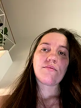 Nicole-Ray online show from 10-28-25, 08:35