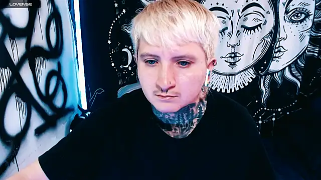 Marieblueeyes online show from 05-28-26, 02:56