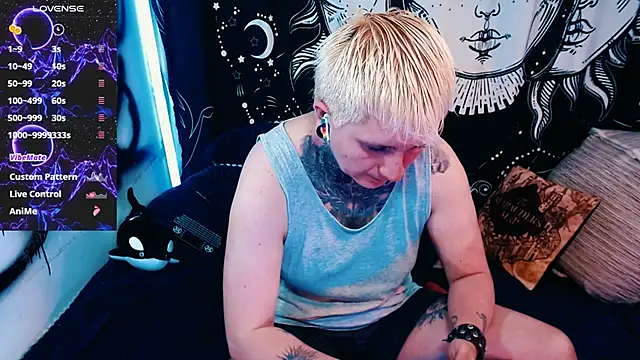 Marieblueeyes online show from 05-21-26, 11:51