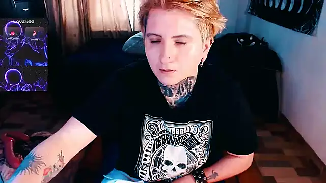 Marieblueeyes online show from 11-20-25, 01:56