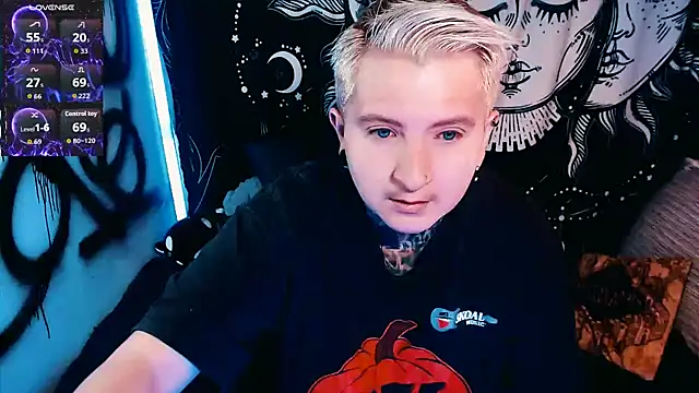 Marieblueeyes online show from 05-10-26, 01:53