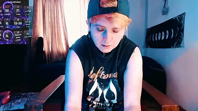 Marieblueeyes online show from 11-28-25, 03:56