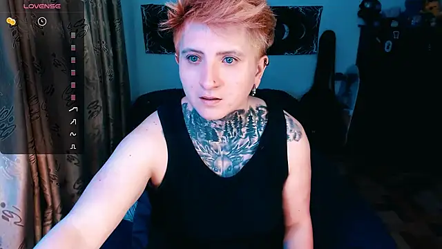 Marieblueeyes online show from 10-30-25, 01:04