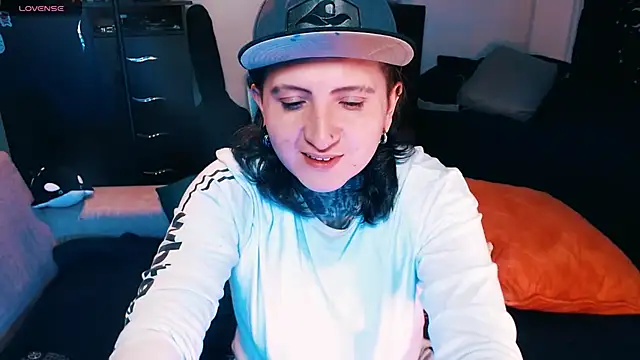 Marieblueeyes online show from 10-01-25, 02:27