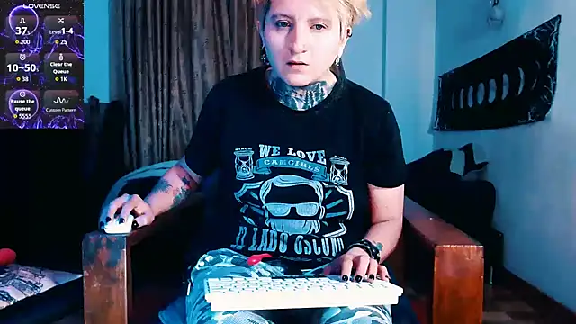 Marieblueeyes online show from 11-24-25, 11:05