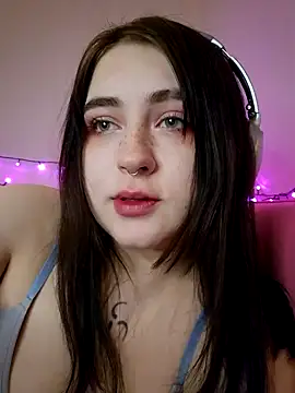 Snapshot of Yammy_Yumi chatting on 01-20-25, 12:25 Yammy Yumi online show from 01-20-25, 12:25