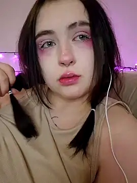 Snapshot of Yammy_Yumi chatting on 01-21-25, 12:15 Yammy Yumi online show from 01-21-25, 12:15