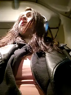 Snapshot of Yammy_Yumi chatting on 02-25-25, 05:51 Yammy Yumi online show from 02-25-25, 05:51