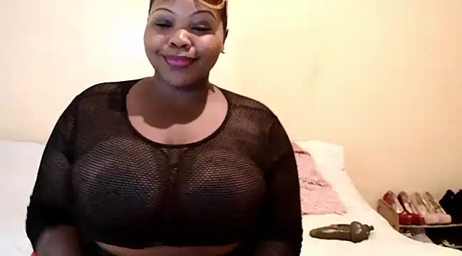 Snapshot of Queen_BootyXXX chatting on 12-06-24, 01:35 Queen BootyXXX online show from 12-06-24, 01:35