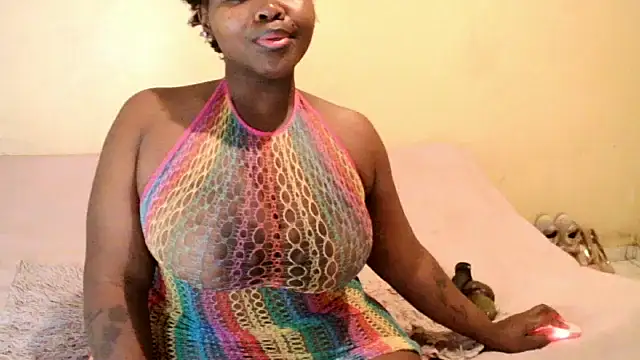 Snapshot of Queen_BootyXXX chatting on 09-21-25, 03:00 Queen BootyXXX online show from 09-21-25, 03:00