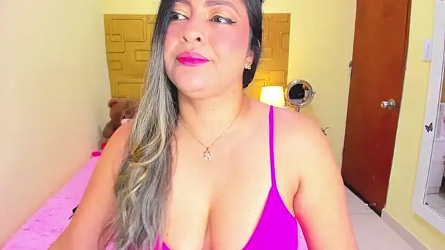 Julia Haye online show from 11-19-25, 10:21