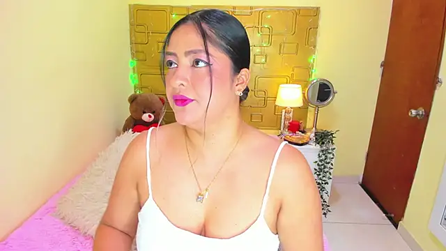 Julia Haye online show from 12-21-25, 12:46