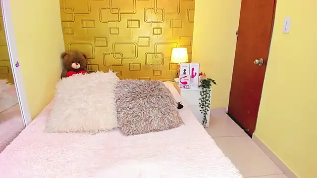 Julia Haye online show from 10-09-25, 02:45