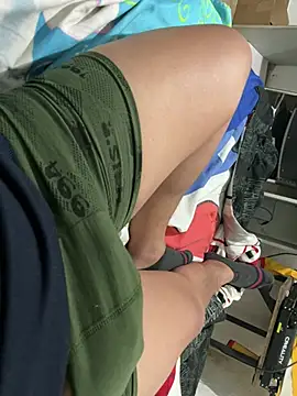 Snapshot of elvis0966 chatting on 01-05-25, 04:14 elvis0966 online show from 01-05-25, 04:14