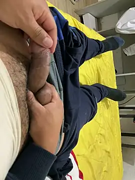 Snapshot of elvis0966 chatting on 03-17-25, 03:36 elvis0966 online show from 03-17-25, 03:36