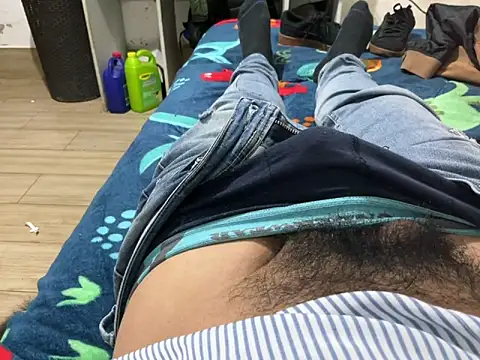 Snapshot of elvis0966 chatting on 10-01-25, 02:49 elvis0966 online show from 10-01-25, 02:49