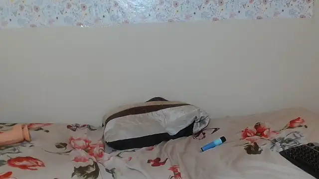 Snapshot of Nonelela chatting on 11-08-25, 04:27 Nonelela online show from 11-08-25, 04:27