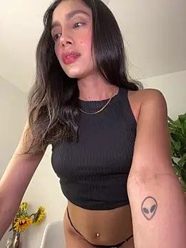 Snapshot of SelenaStone chatting on 09-25-25, 11:11 SelenaStone online show from 09-25-25, 11:11