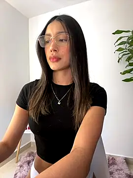 Snapshot of SelenaStone chatting on 09-13-25, 07:14 SelenaStone online show from 09-13-25, 07:14