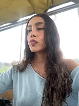 Snapshot of SelenaStone chatting on 02-19-26, 08:39 SelenaStone online show from 02-19-26, 08:39