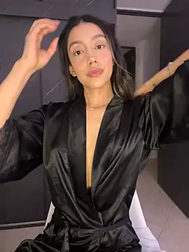 Snapshot of SelenaStone chatting on 12-13-24, 12:31 SelenaStone online show from 12-13-24, 12:31