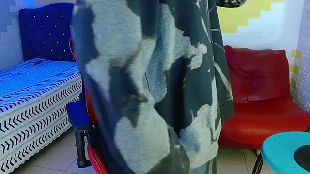 ManSant online show from 10-28-25, 03:22