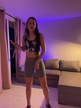 KaryAndTylor online show from 01-05-25, 02:06