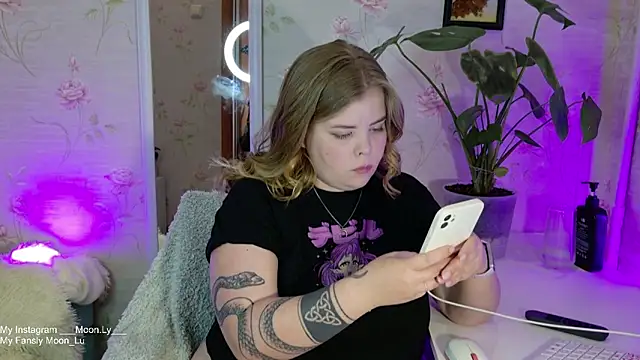sinnamon  online show from 09-18-25, 01:14
