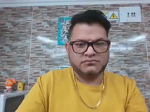 Snapshot of SexDiffrent chatting on 10-11-25, 08:32 SexDiffrent online show from 10-11-25, 08:32