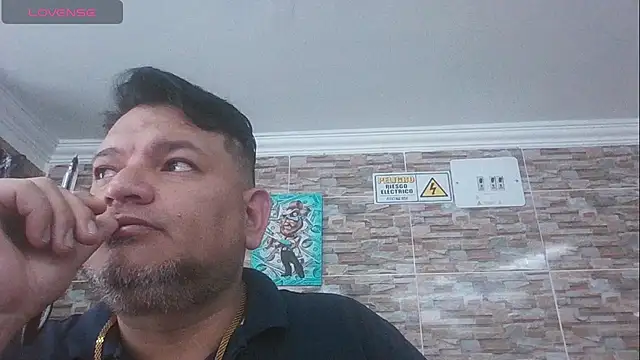 Snapshot of SexDiffrent chatting on 10-22-25, 03:00 SexDiffrent online show from 10-22-25, 03:00