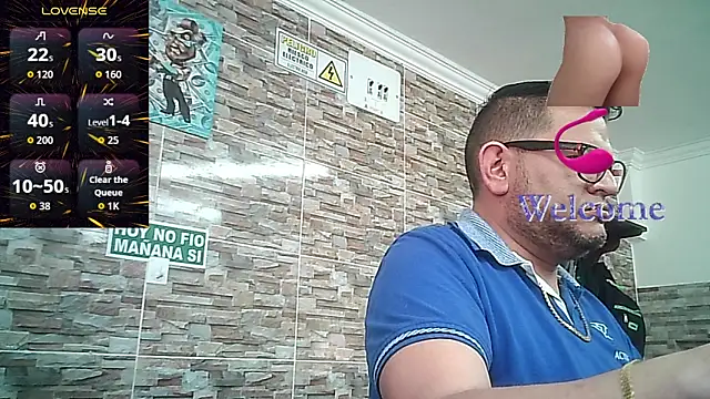 Snapshot of SexDiffrent chatting on 10-12-25, 08:21 SexDiffrent online show from 10-12-25, 08:21