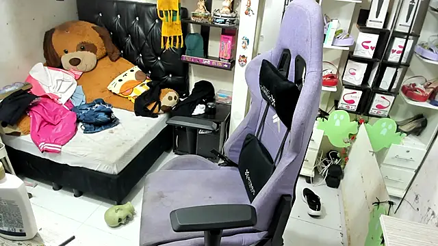 allsson queen online show from 10-28-25, 08:19