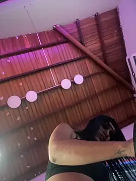 Ashly Miller online show from 10-24-25, 07:57