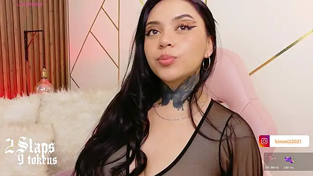 Snapshot of kim_blake chatting on 10-20-25, 01:07 kim blake online show from 10-20-25, 01:07