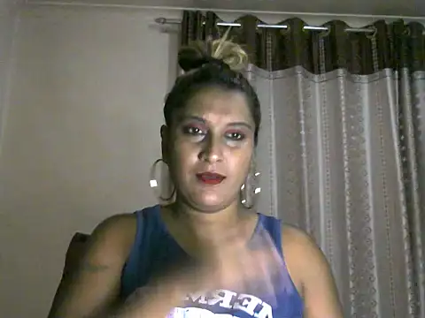 Snapshot of eroticbeauty37 chatting on 02-20-25, 05:20 eroticbeauty37 online show from 02-20-25, 05:20