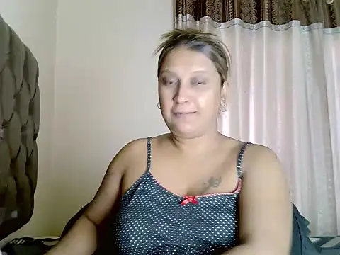 Snapshot of eroticbeauty37 chatting on 07-17-26, 09:39 eroticbeauty37 online show from 07-17-26, 09:39