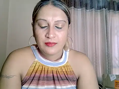 Snapshot of eroticbeauty37 chatting on 10-04-25, 12:39 eroticbeauty37 online show from 10-04-25, 12:39