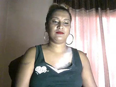 Snapshot of eroticbeauty37 chatting on 02-13-25, 02:09 eroticbeauty37 online show from 02-13-25, 02:09