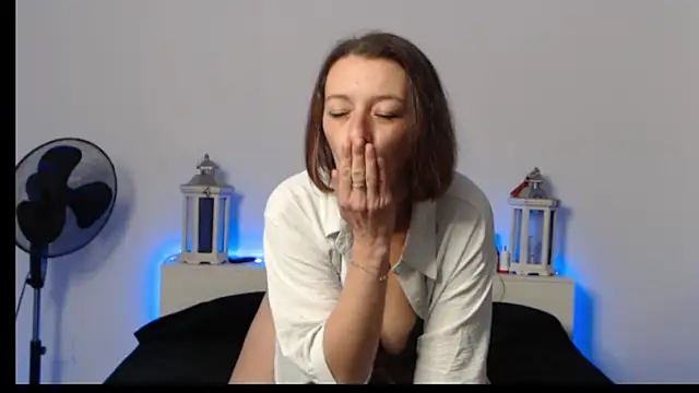 Snapshot of Oriane_Jackson chatting on 12-21-25, 10:06 Oriane Jackson online show from 12-21-25, 10:06