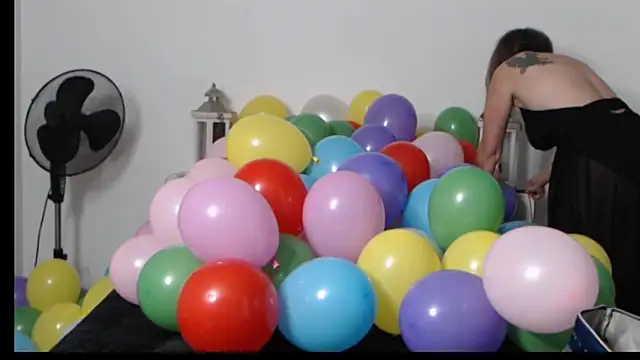 Snapshot of Oriane_Jackson chatting on 11-14-25, 08:12 Oriane Jackson online show from 11-14-25, 08:12