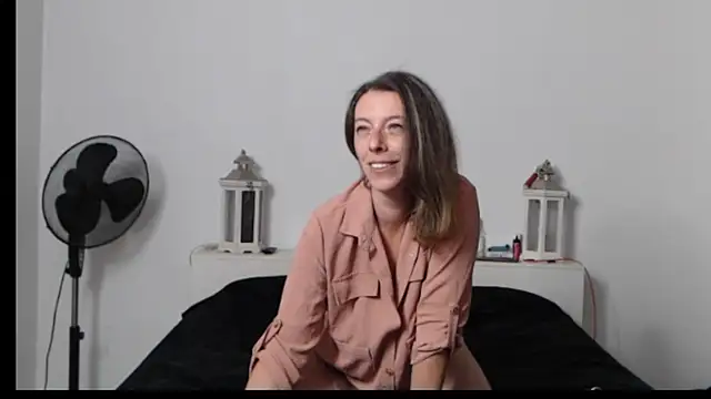 Snapshot of Oriane_Jackson chatting on 11-16-25, 05:06 Oriane Jackson online show from 11-16-25, 05:06